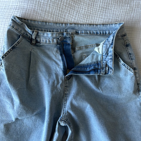 Women's Light Blue Boyfriend Jeans - Picture 11 of 15